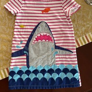 Mini Boden adorable girls shark dress! Sz 5/6